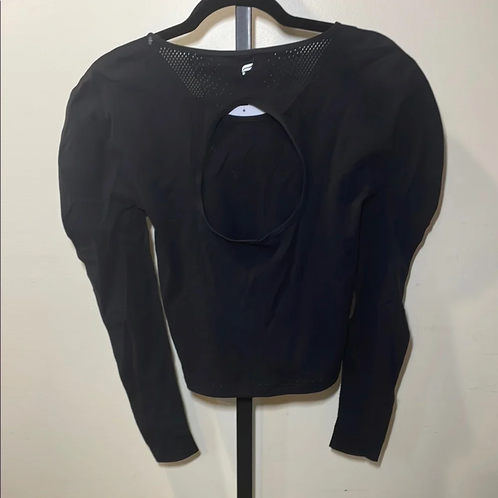 Fabletics Black Sculptknit Contour Long-Sleeve Crop - Picture 3 of 5